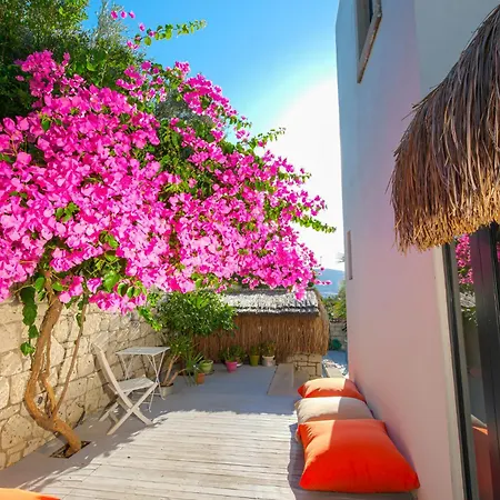 Kybele Alacati 酒店 *