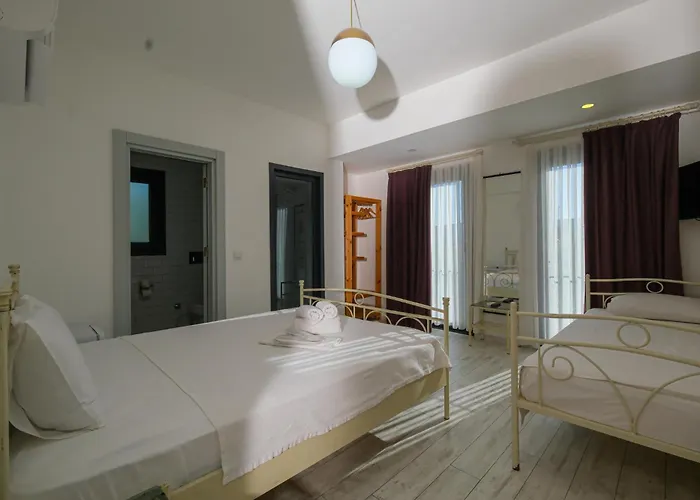 Kybele Alaçatı Hotel *